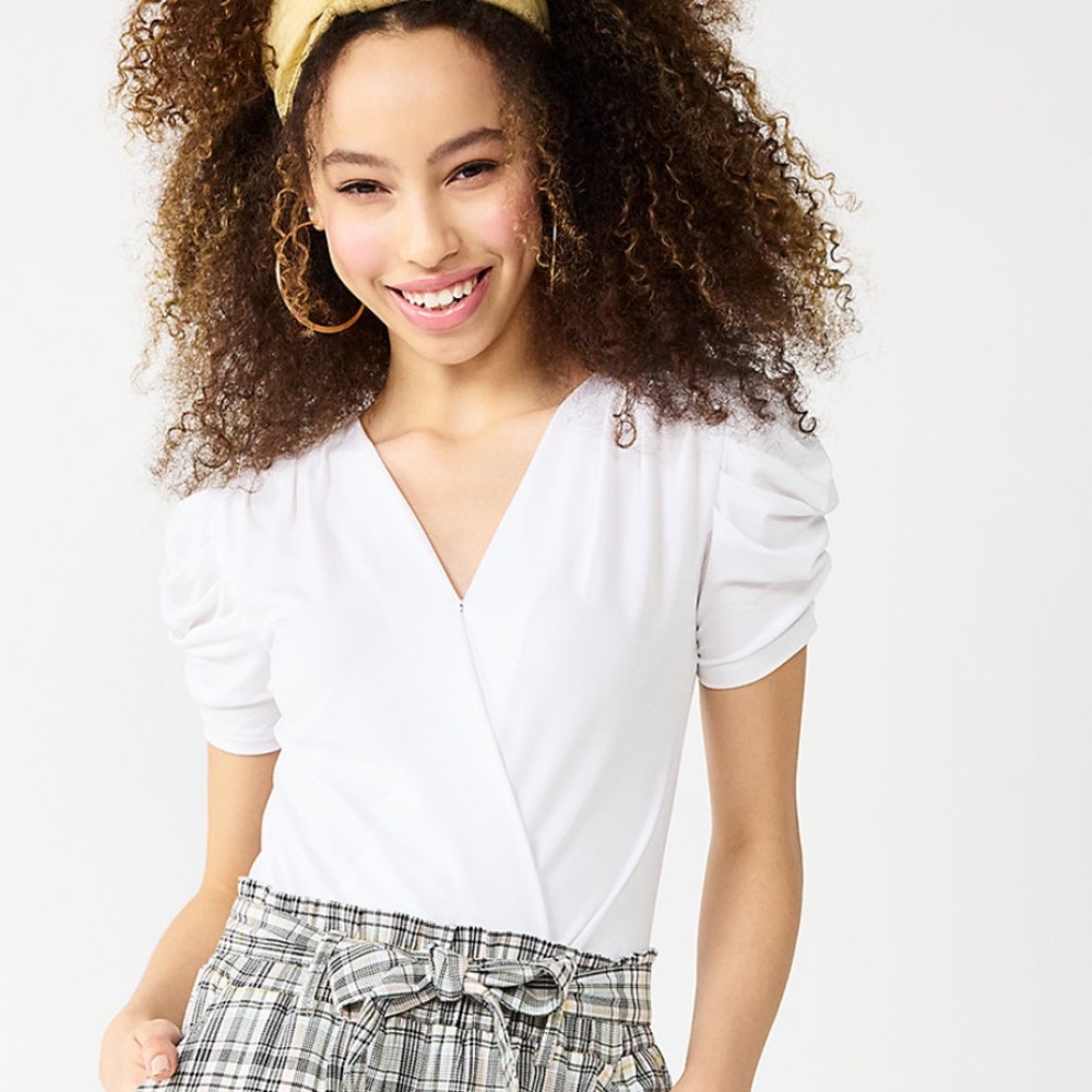 New SO Juniors' Puffed Sleeve
Surplice Bodysuit